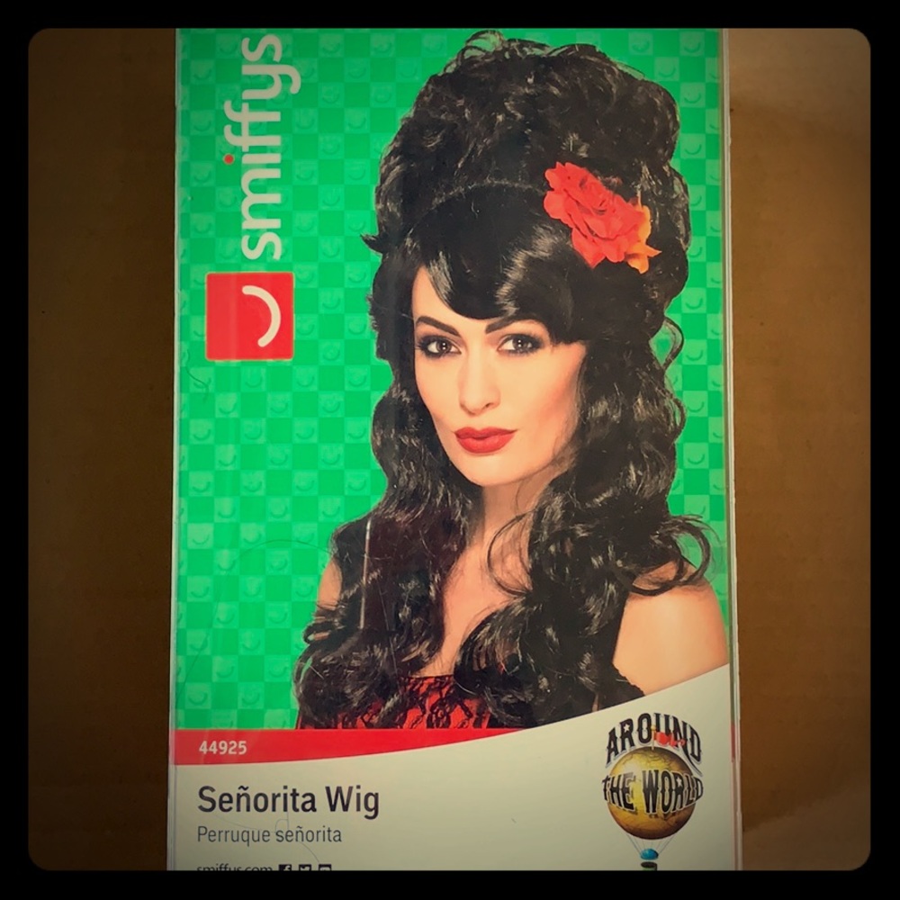 Señorita wig